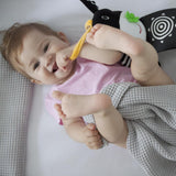 Mom's Care: książeczka do łóżeczka Krówka - Noski Noski